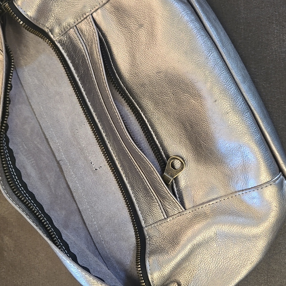 Parker Thatch Sling Bag - Picture 8 of 9